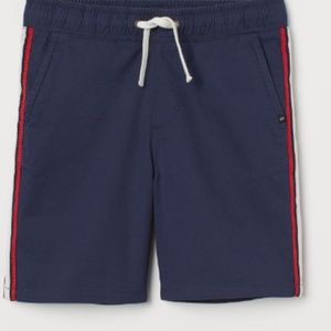 dark blue shorts